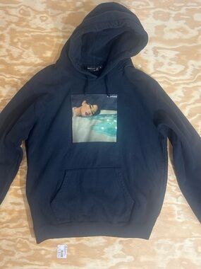 DERSCHUTZE “Puddle Of Tears” Black Hoodie Size Large